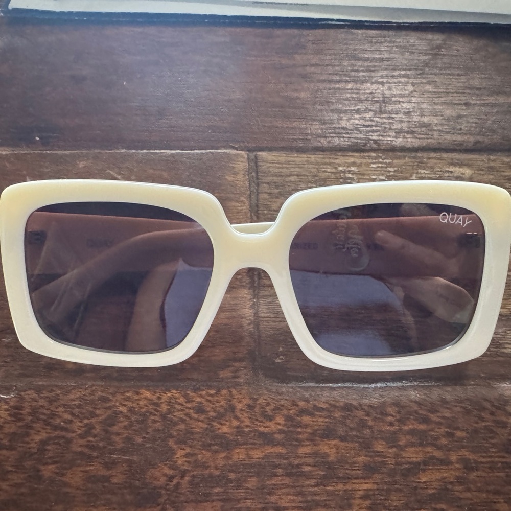 Quay Australia Total Vibe sunglasses square frame cream bone